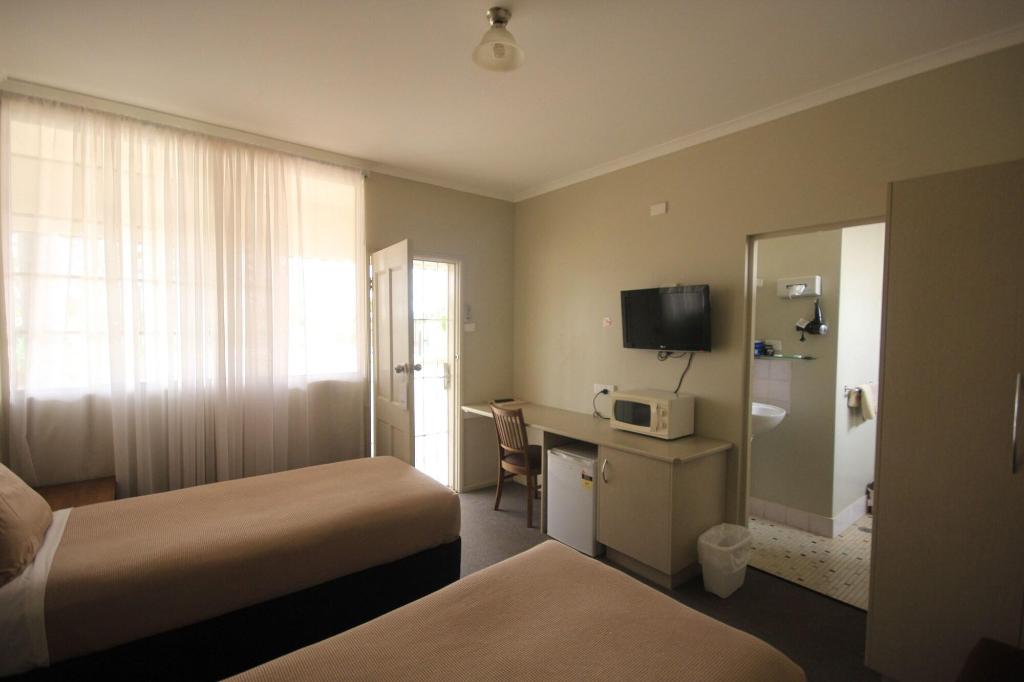 Aromet Motor Inn