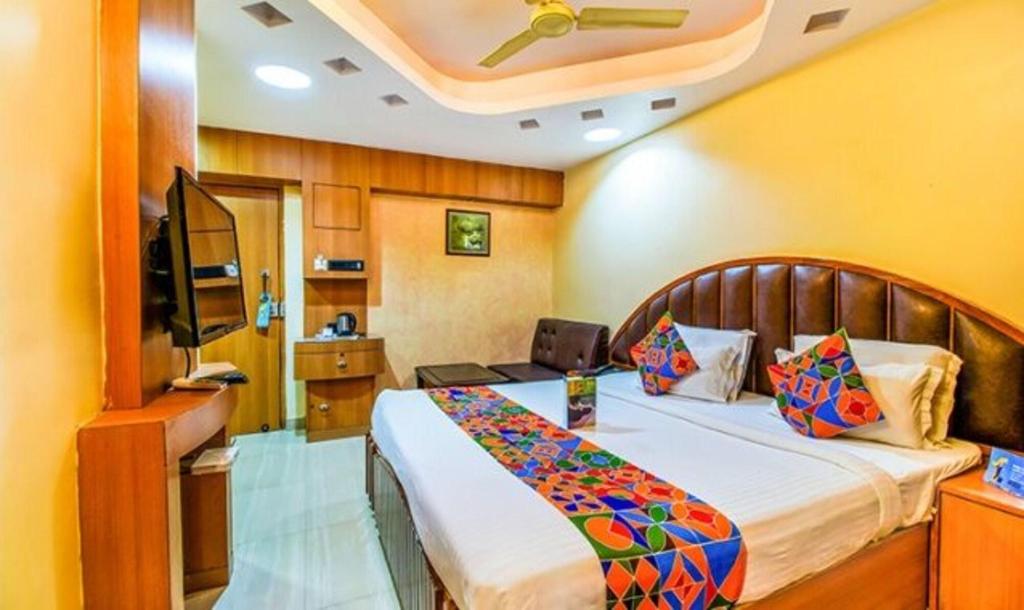 Capital O 1585 Hotel Palash Residency