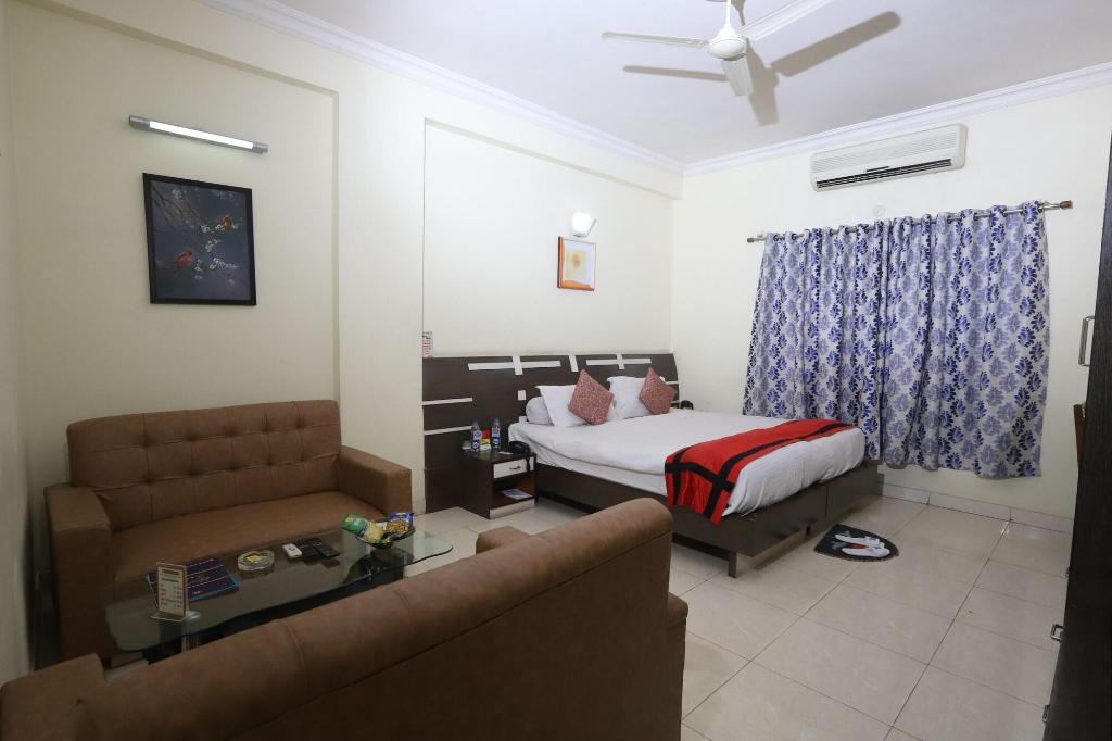 Hotel Radhika Regency