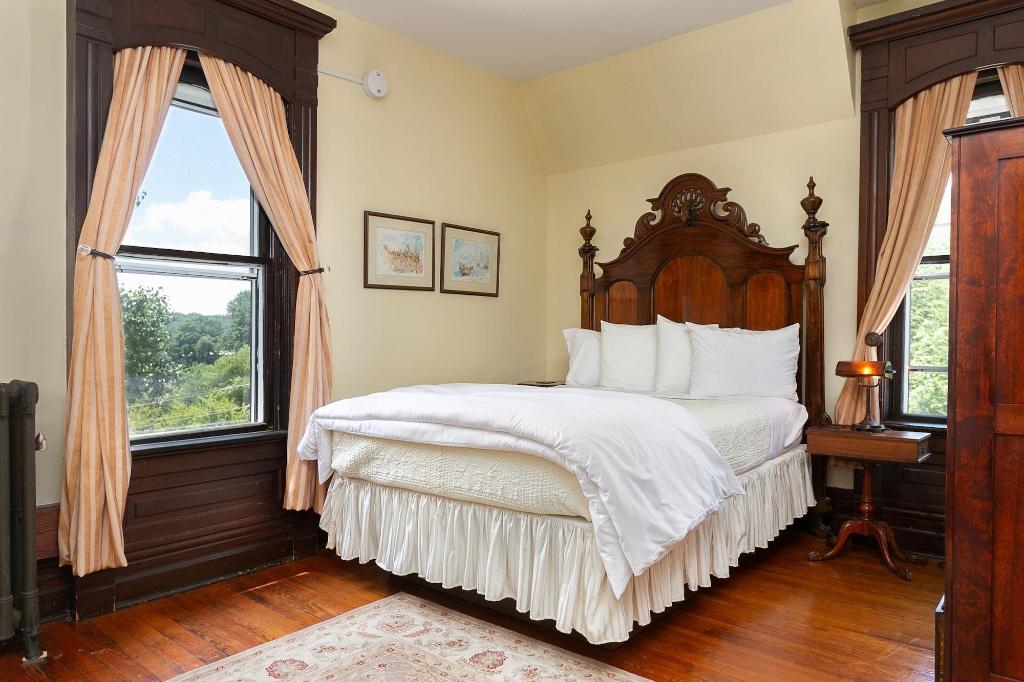 Cedar Crest Inn
