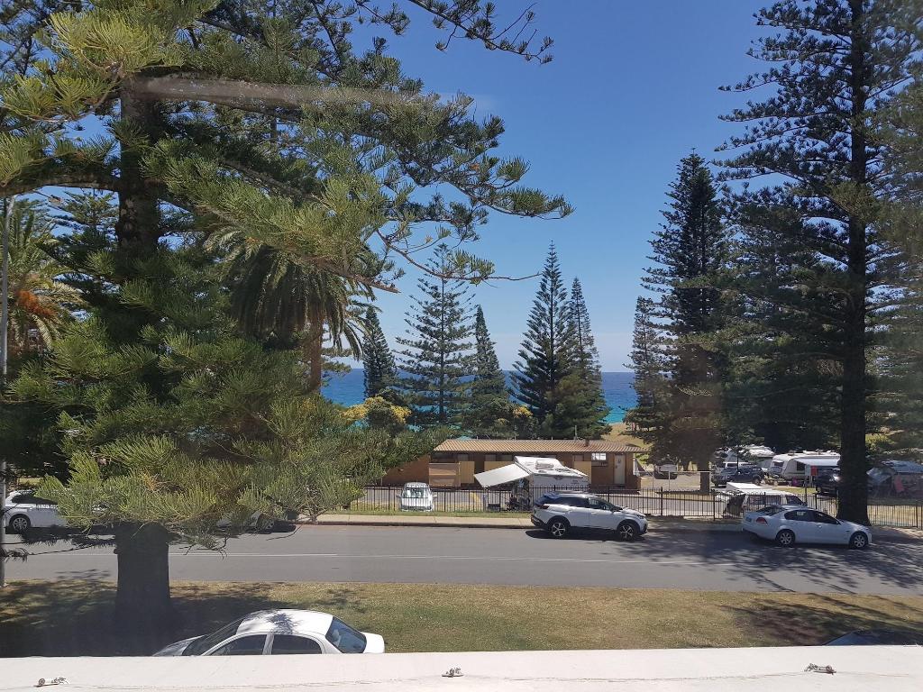 Seabreeze Beach Hotel