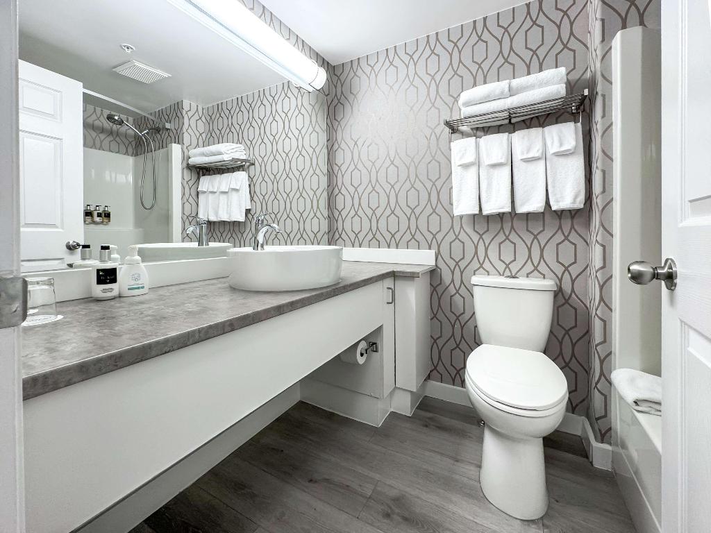 Coast Parksville Hotel