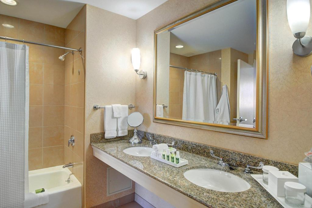 Southbridge Hotel And Conference Center