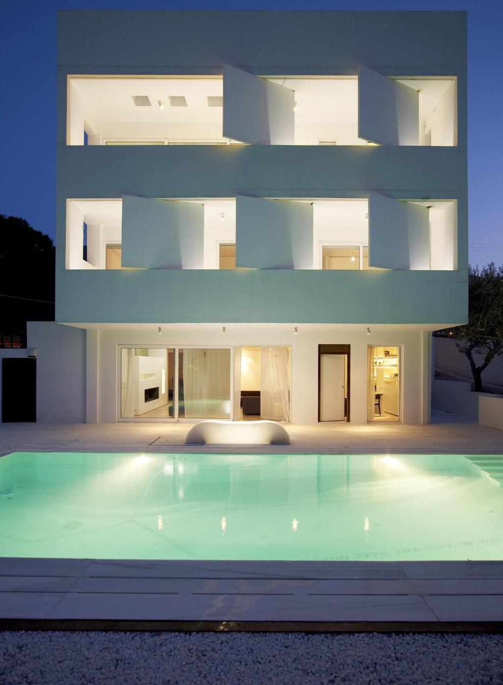 Infinity White Complex