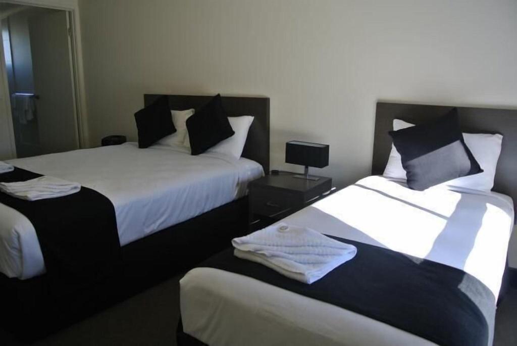 Dooleys Springsure Tavern And Motel