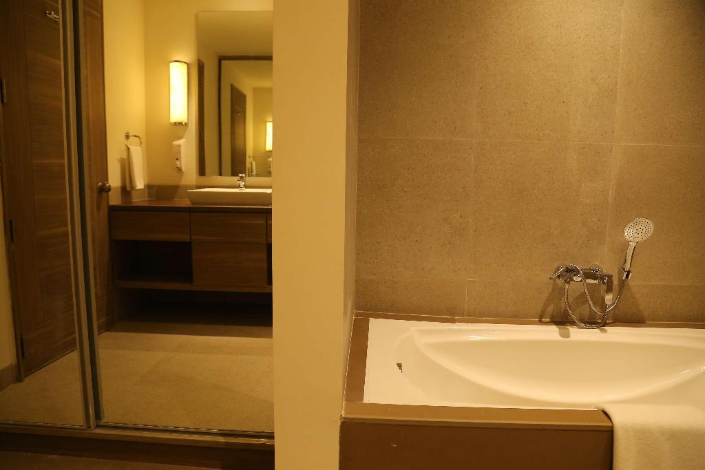 Efcee Sarovar Portico Bhavnagar