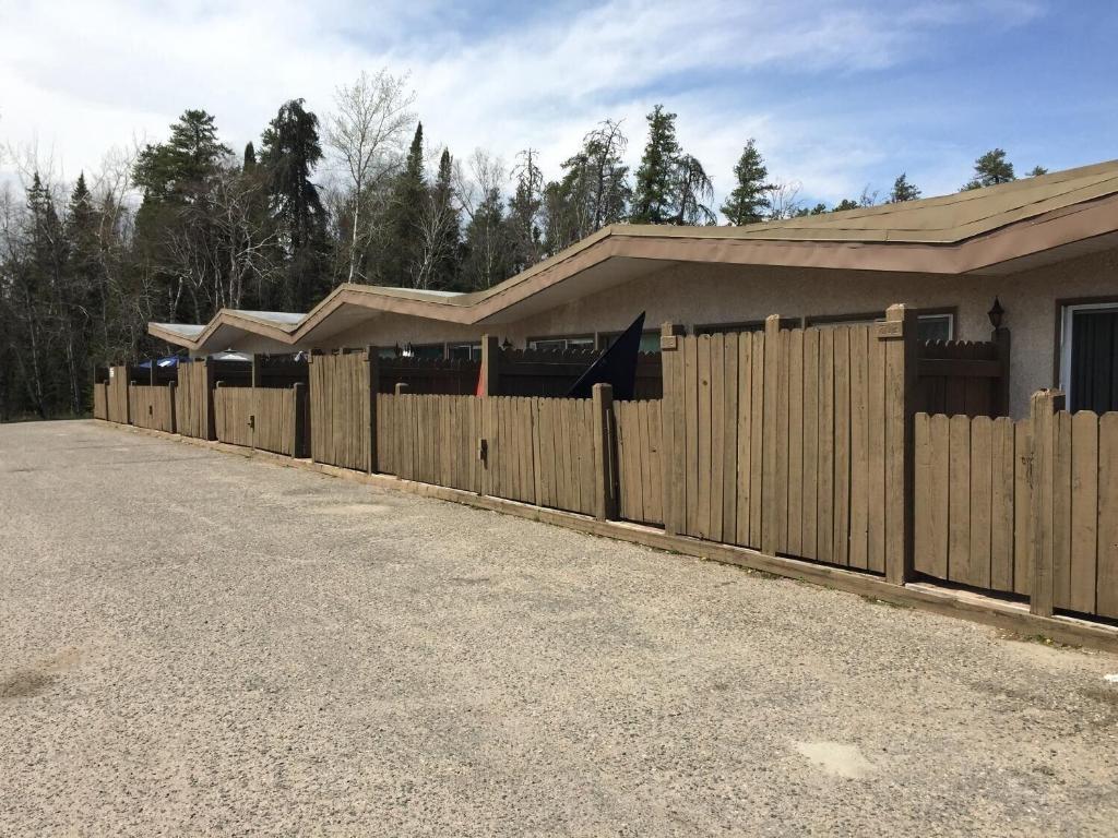 Falcon Lake Hotel