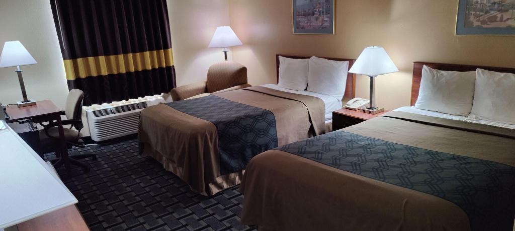 Hometown Inn & Suites