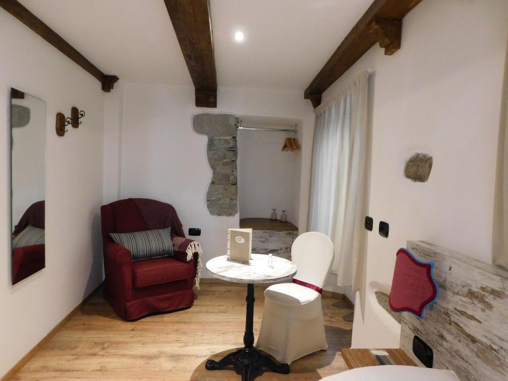 Nicomat Rooms