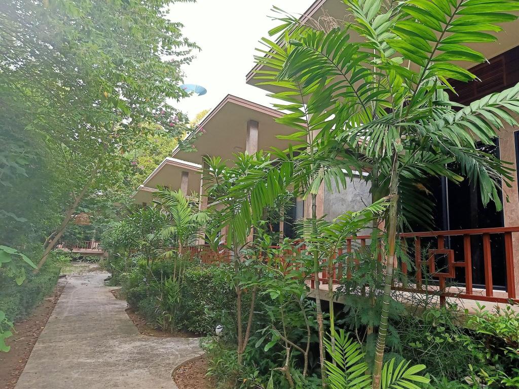 Lanta Pearl Beach Resort