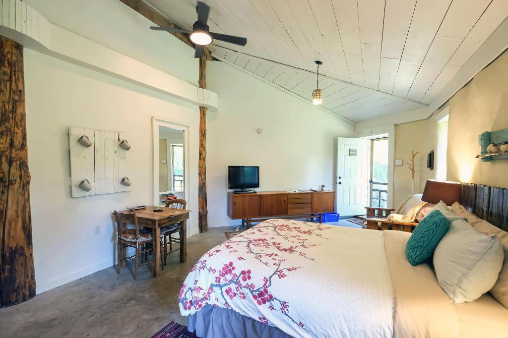 Owl's Nest Suites