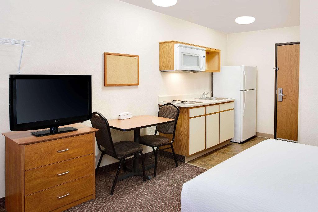 Woodspring Suites Fort Wayne