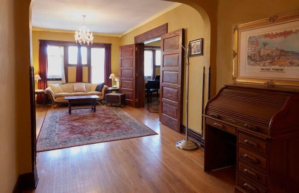 Lasalle Guest House