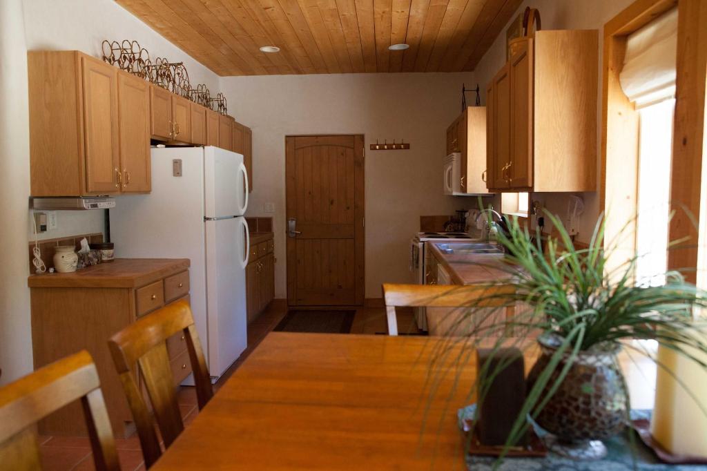 Shady Brook Inn And Resort