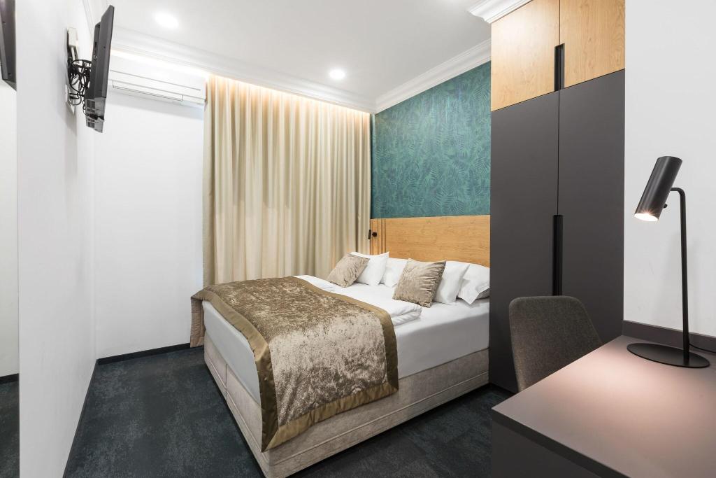 Cirman Rooms