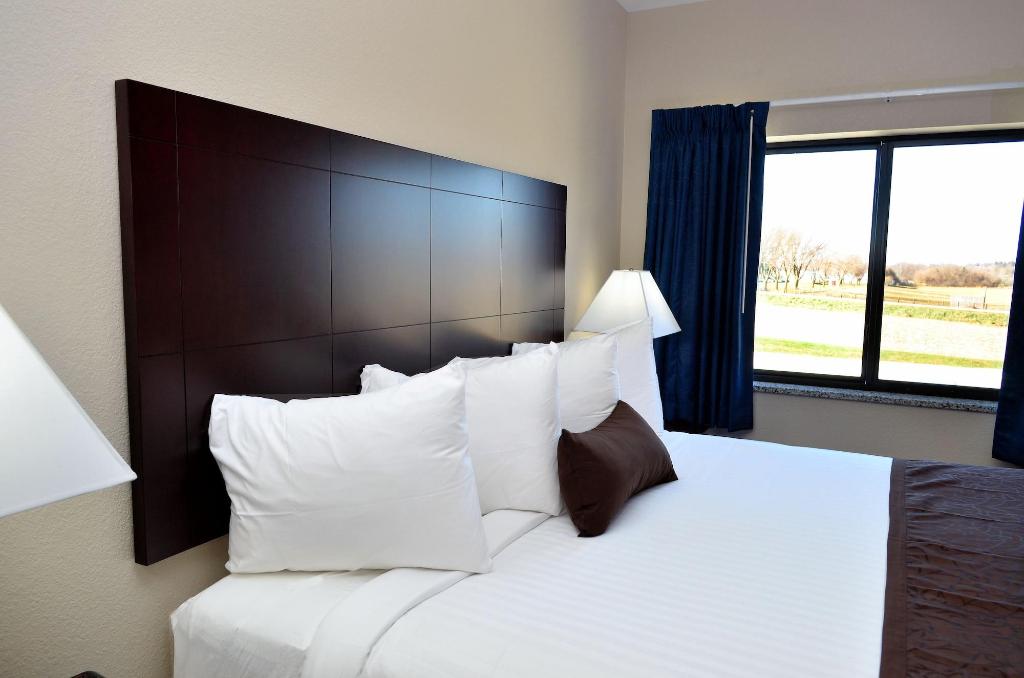 Cobblestone Inn & Suites - Manning