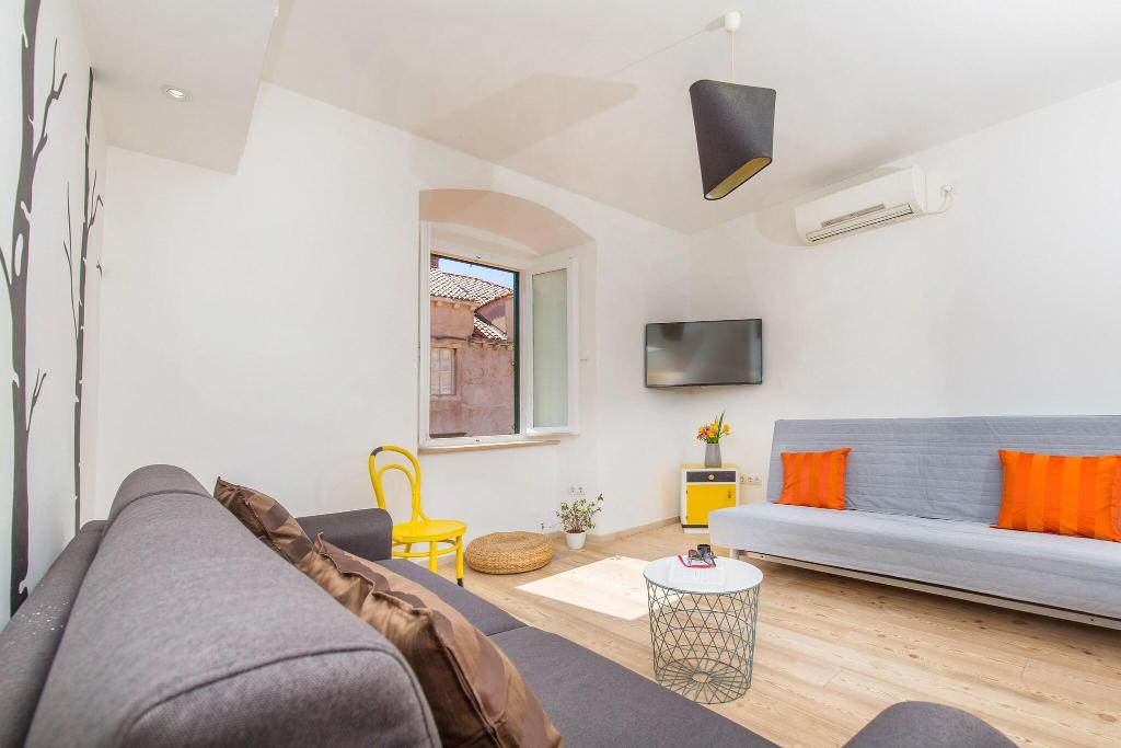 Apartment & Room Joy