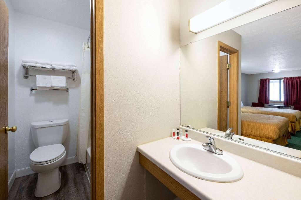 Travelodge by Wyndham Spirit Lake/Okoboji