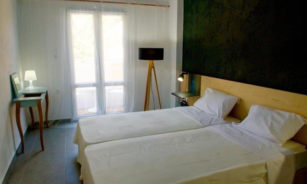 Azure Mare Hotel