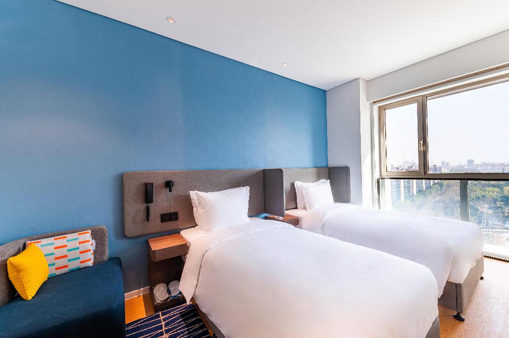 Holiday Inn Express Shanghai Baoyang