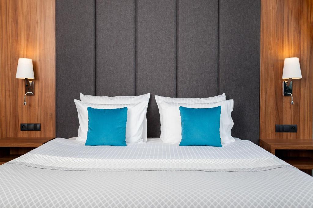 Heron Live Hotel
