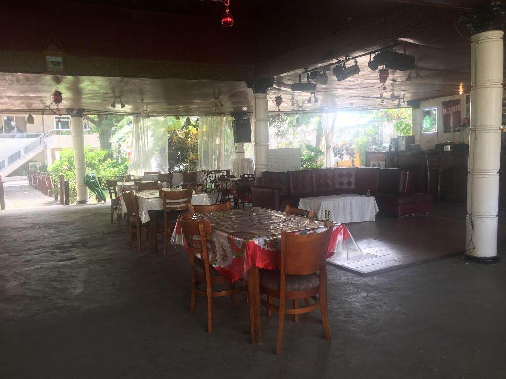 Embassy Suites Hotels & Restaurant