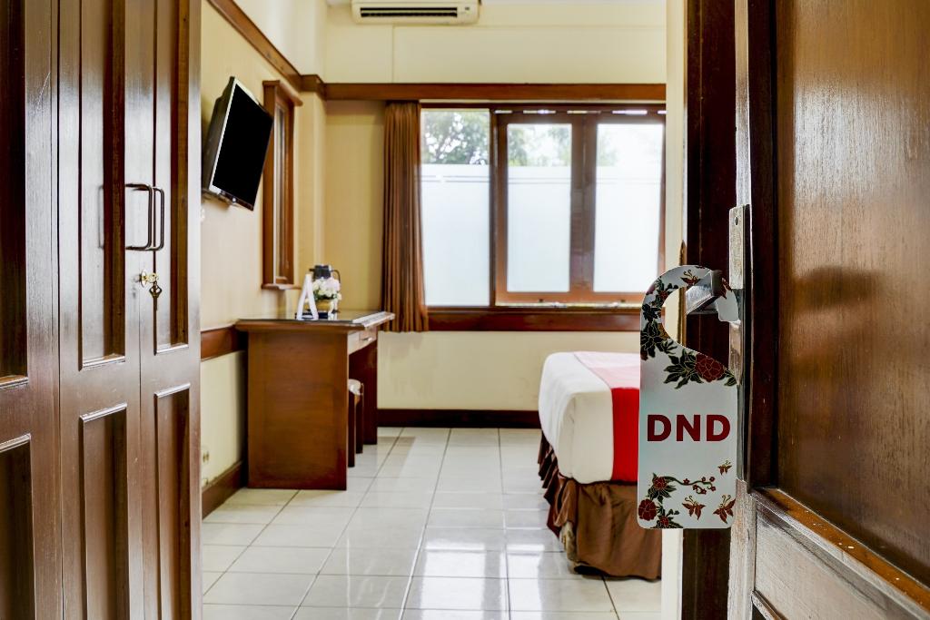 3955 Hotel Bumi Kitri Pramuka