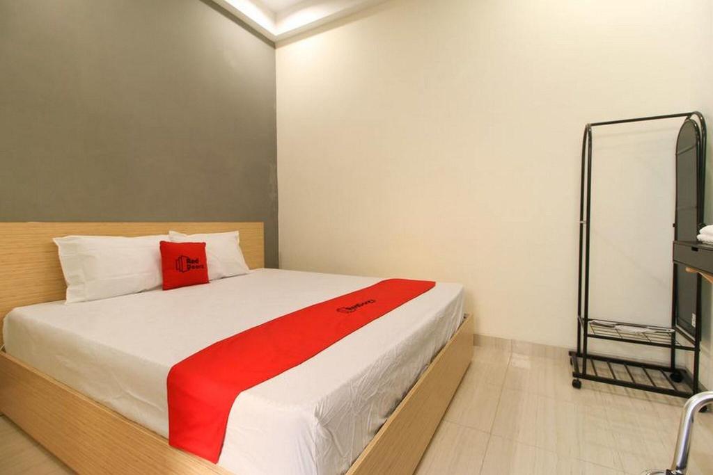 Formerly RedDoorz near Klaten Train Station