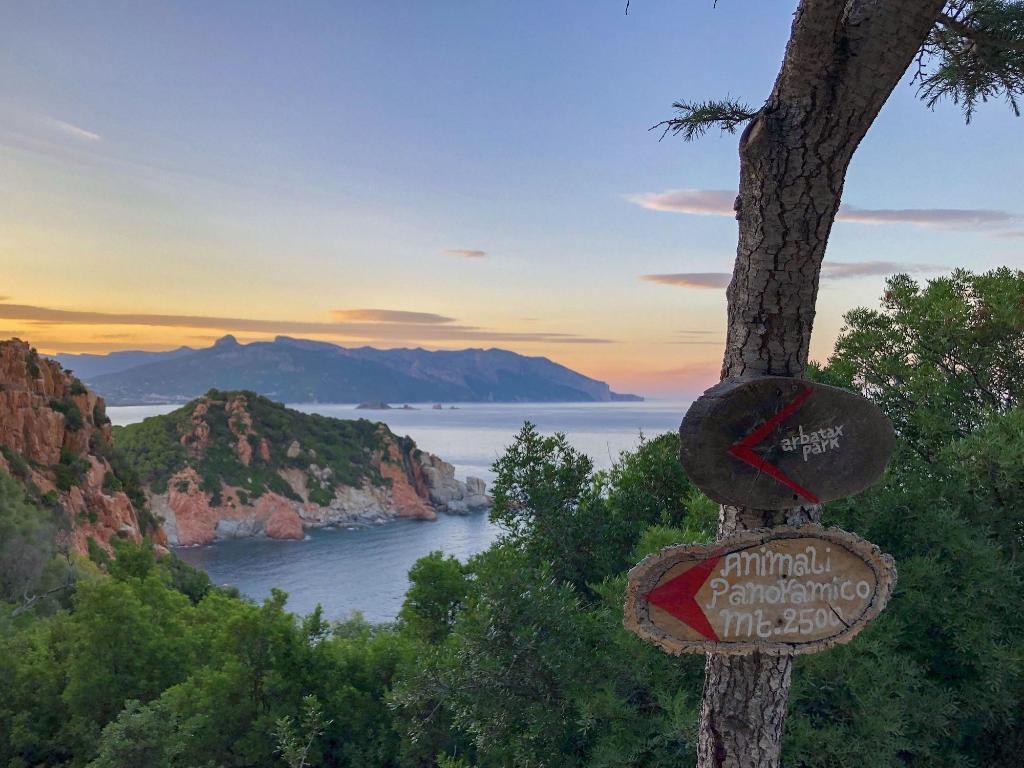 Hotel Arbatax Park Resort - Ville del Parco, Italien, Arbatax. Großes 80