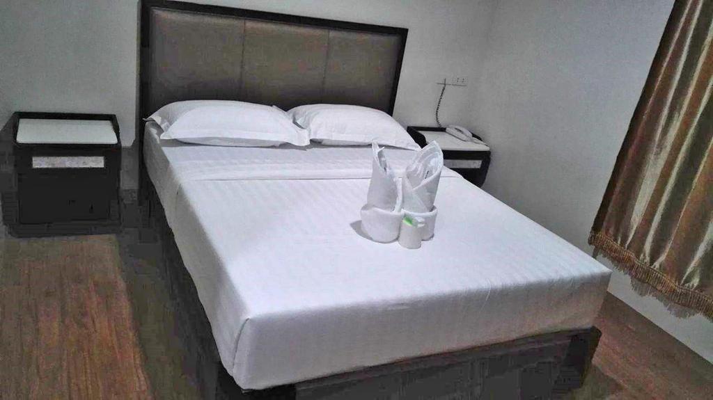 Meaco Royal Hotel - Tabaco