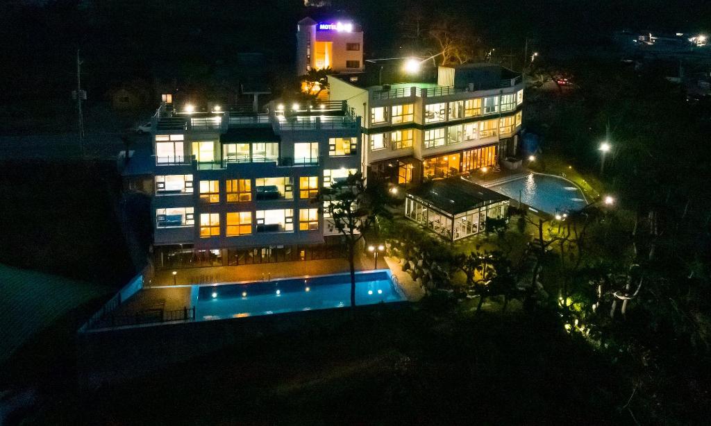 Pohang Pinewave Sea & Spa Pension - General view