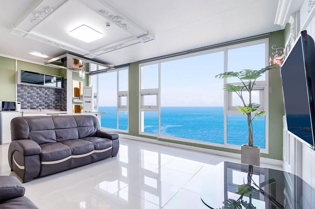 Pohang Pinewave Sea & Spa Pension - General view