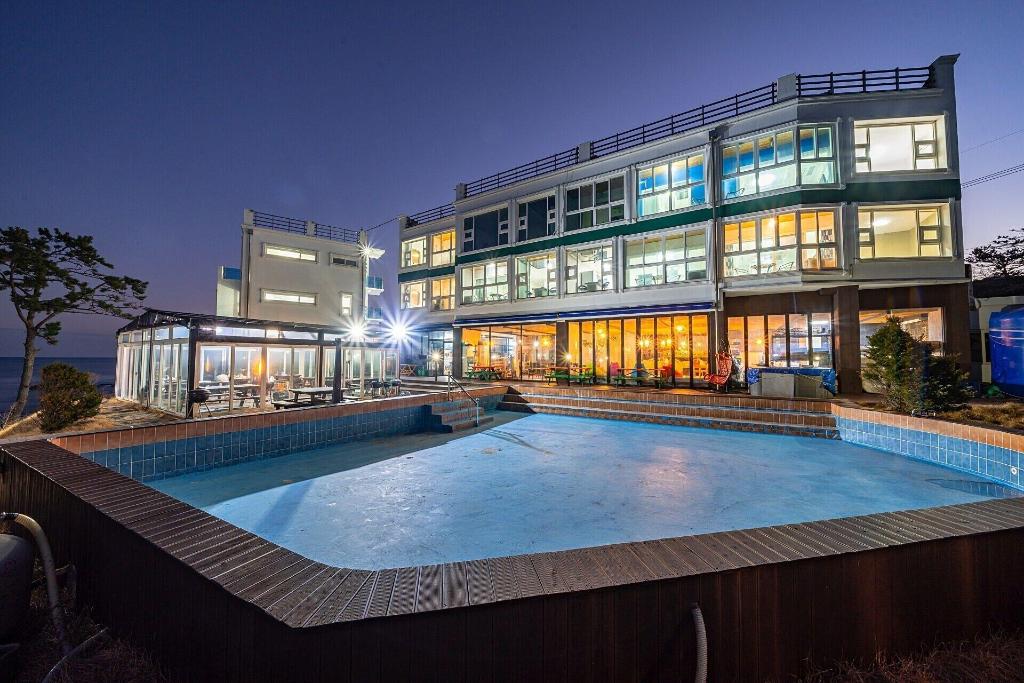 Pohang Pinewave Sea & Spa Pension - General view