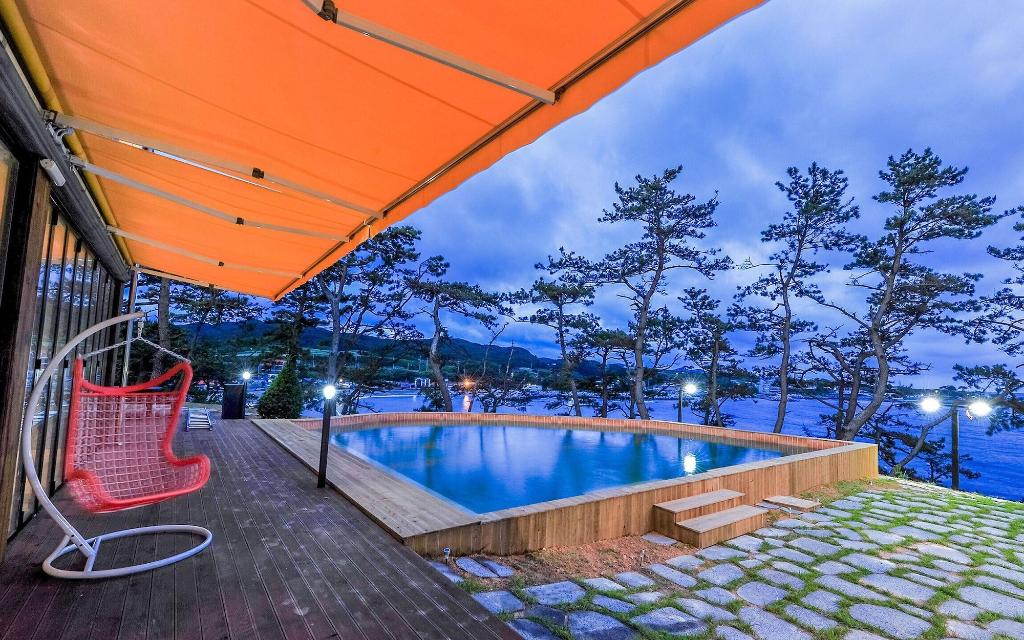 Pohang Pinewave Sea & Spa Pension - Sports and Entertainment