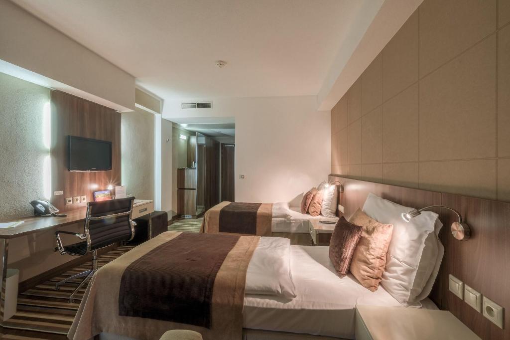 Business Hotel Astrum Laus