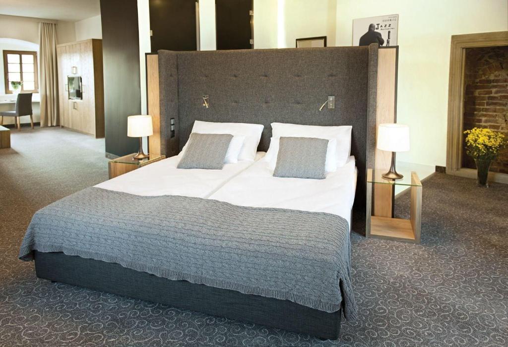 Uroczysko Siedmiu Stawów Luxury Hotel