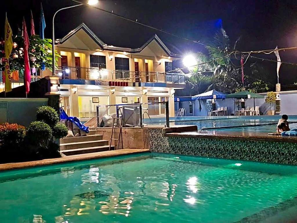 Eduardo's Resort