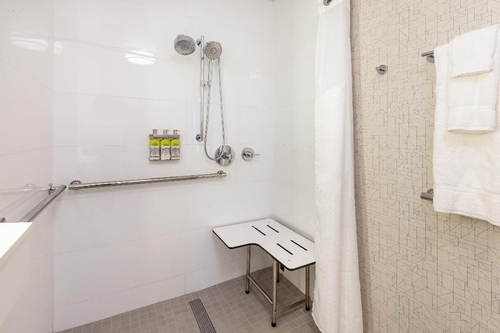 Holiday Inn Express NYC Brooklyn - Sunset Park