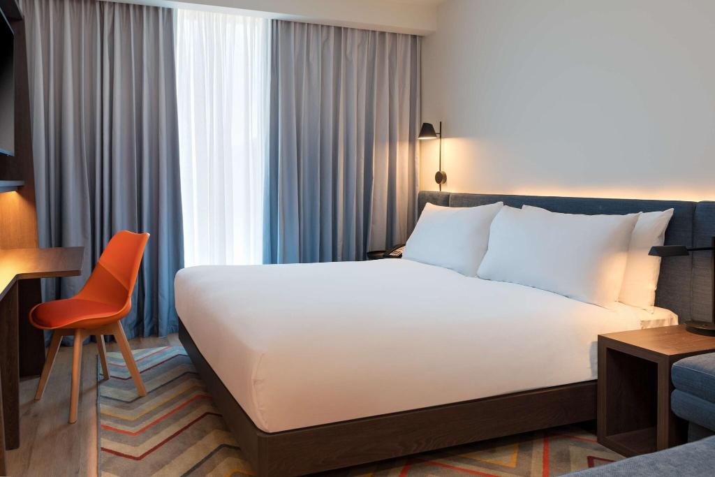 Hampton By Hilton Ashford International