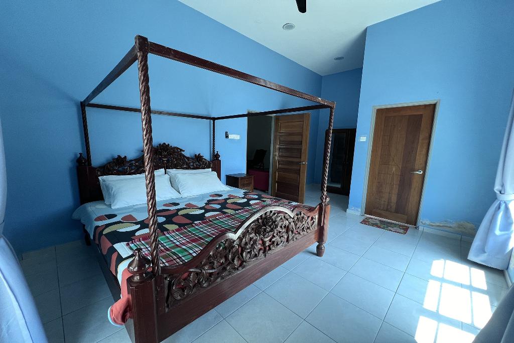 Saujana Villa Cherok Paloh, Kuantan Beach by ZUZU