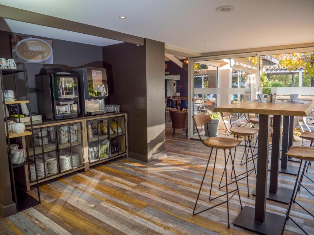 Logis Hotel Uzes Pont Du Gard