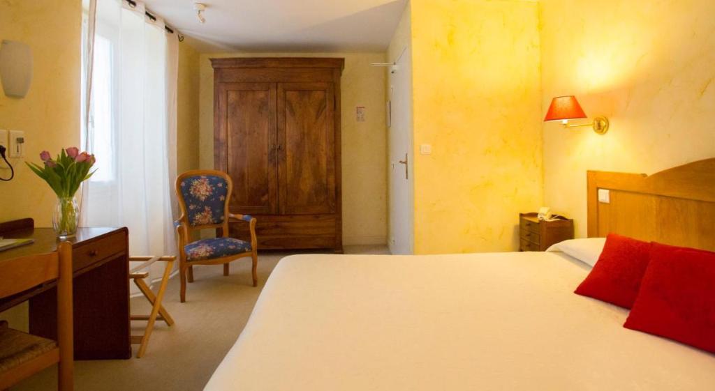 Logis Hôtel Etchemaïté