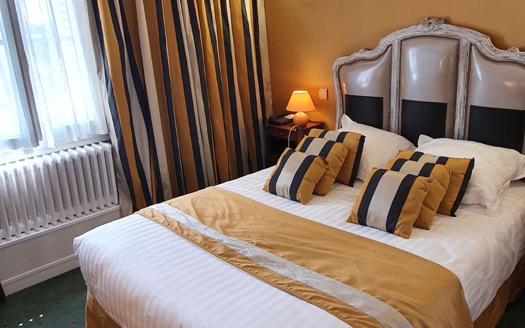 Logis Hostellerie du Grand Sully