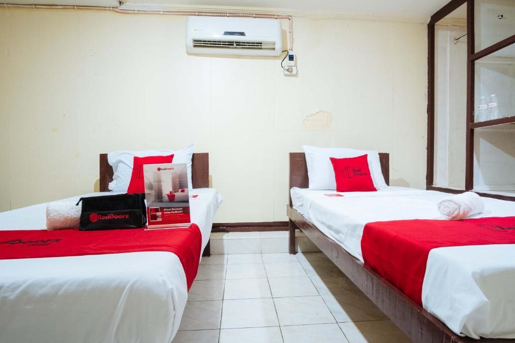 RedDoorz @ Downtown Bacolod