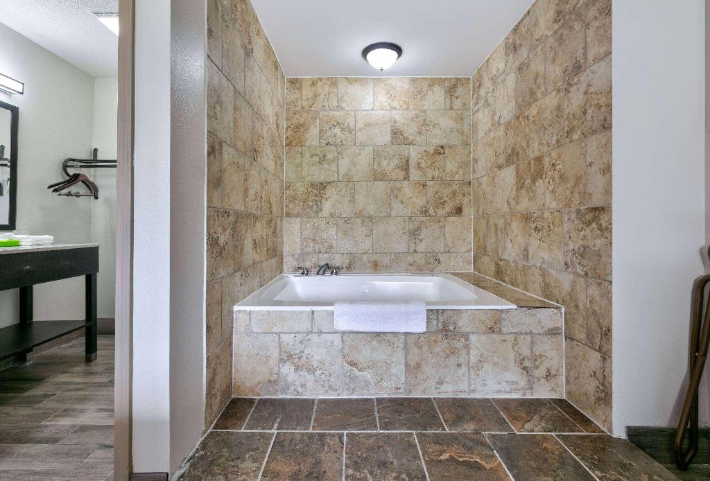Ramada by Wyndham Diamondhead I-10/Gulfport