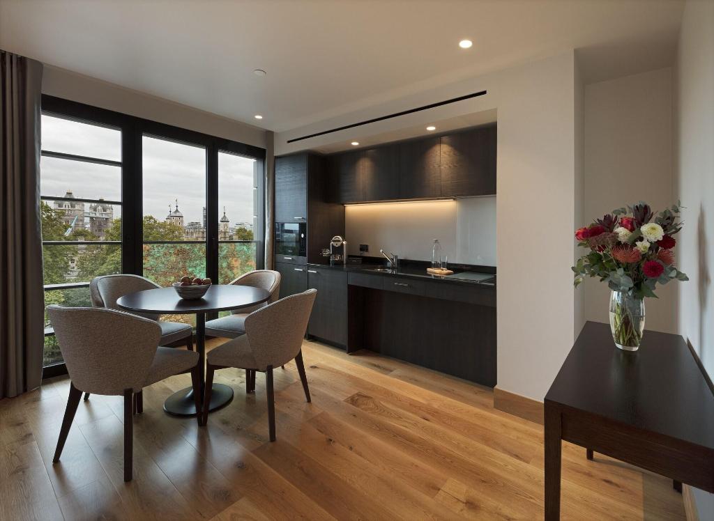 Imagem da galeria de Tower Suites Hotel By Blue Orchid