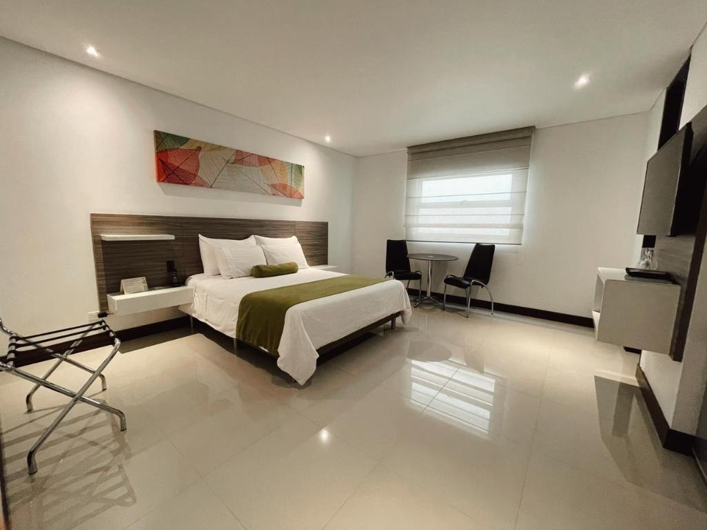 Loyds Hotel