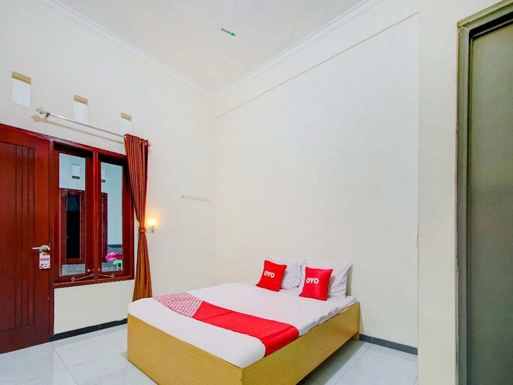 OYO 90151 Guest House 180