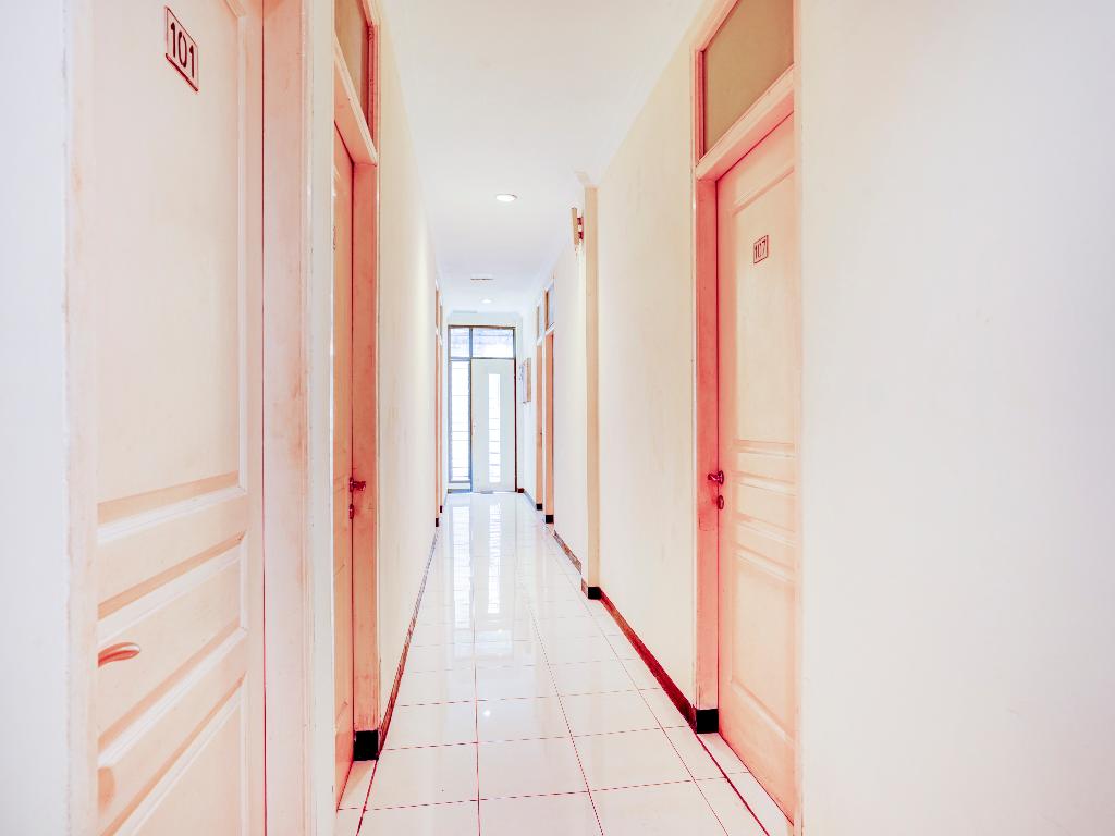 Griya Nira 3 Syariah Putri By Oyo Rooms