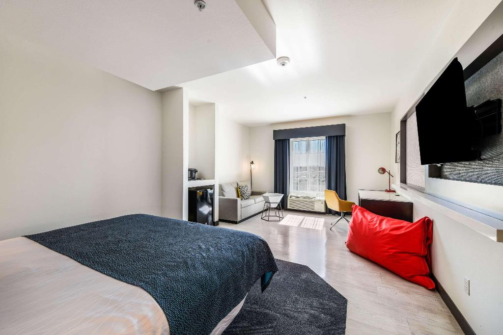 Hy-Lo Hotel, Ascend Hotel Collection